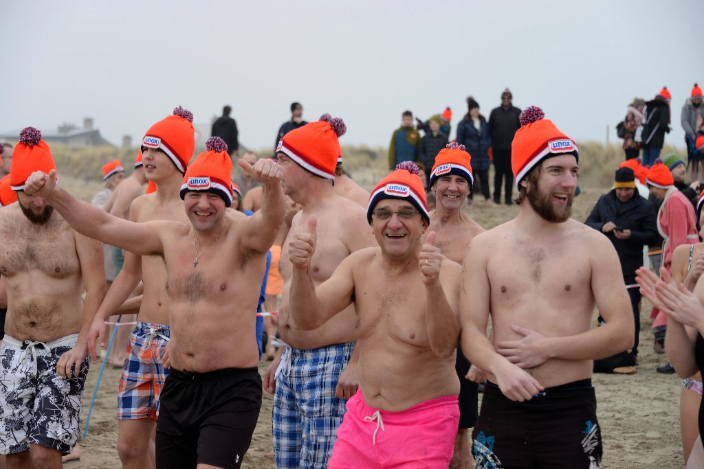 ../Images/Nieuwjaarsduik Noordwijk 2020 016.jpg